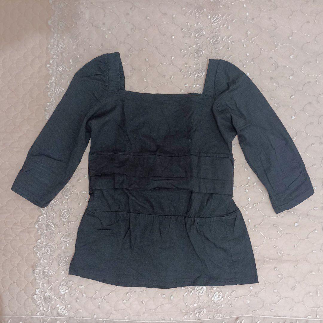 Black 3/4 semi puff sleeves square neck with back ribbon (Category: Longsleeves) located in Valenzuela. Submitted by Pretty_Thrifted_Trends (Listing ID 1153456321, Image 1). Description: Hello pretty chic♡ •This is already washed and ready to use. •Please manage your expectations, this is a personal preloved. •Color may vary due lighting. Thank you💐.