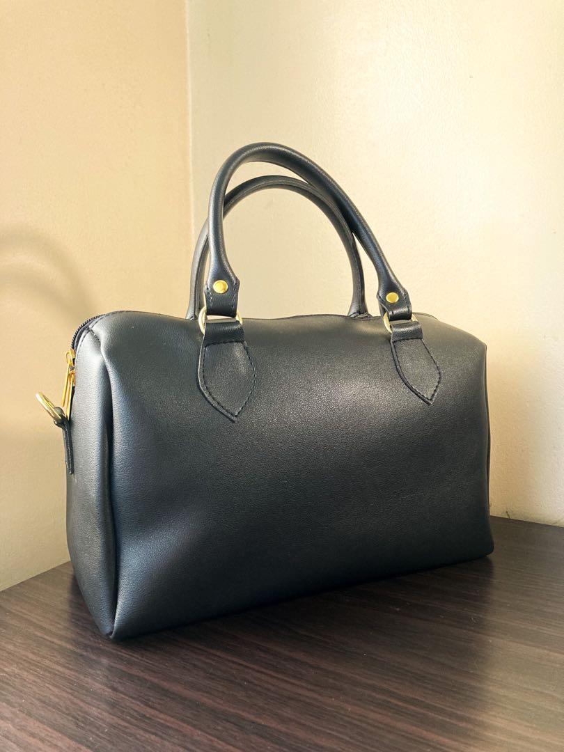 Black Leather Bag with Detachable Braided Sling (Category: Shoulder Bags) located in Quezon City. Submitted by foundandfabled (Listing ID 1153436241, Image 1). Description: - 9/10! The bag is in good condition and has no major flaws plus its leather has no visible damage. - The bag is spacious, great for traveling. - Comes with one zipper pocket inside. - The bag is preloved, I only used it twice! No refund and no returns! MODE OF PAYMENT BPI or 