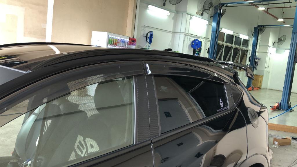Shiny Black Vezel HRV roof rails, Car Accessories, Accessories on Carousell