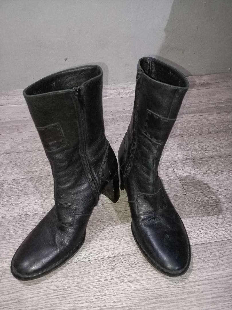 Boots Black Made in Italy (Category: Foot Care) located in Taguig. Submitted by lux_limited (Listing ID 1153438817, Image 2). Description: size:37 color:Black Note: No Defect,Sign of Usage only..