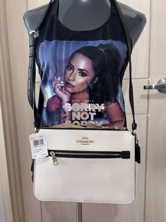 (Category: ) located in . Submitted by WhenasCloset (Listing ID 1153405120, Image 1). Description: .