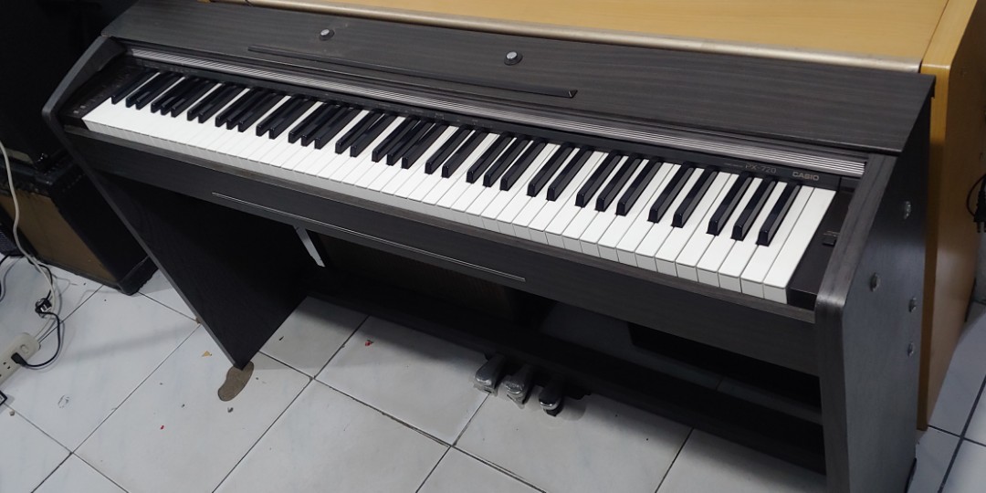 verden Fugtig Spil Casio Privia PX-720 88-Weighted Keys Digital Piano, Hobbies & Toys, Music &  Media, Musical Instruments on Carousell