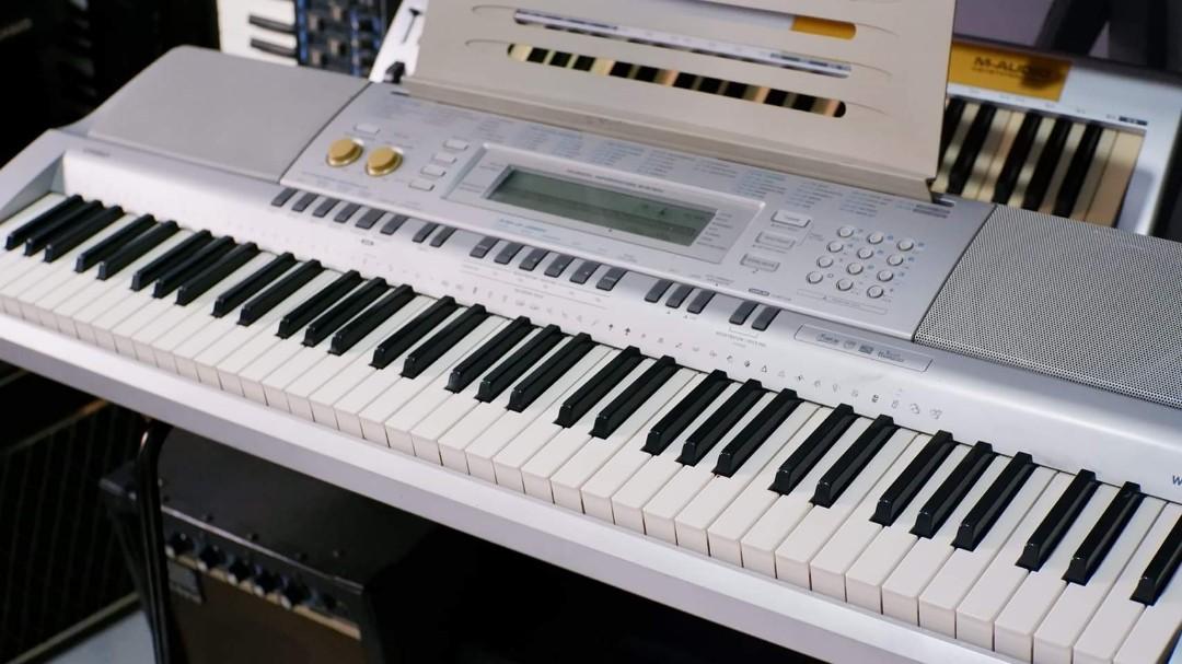 Casio 76 key workstation keyboard top
