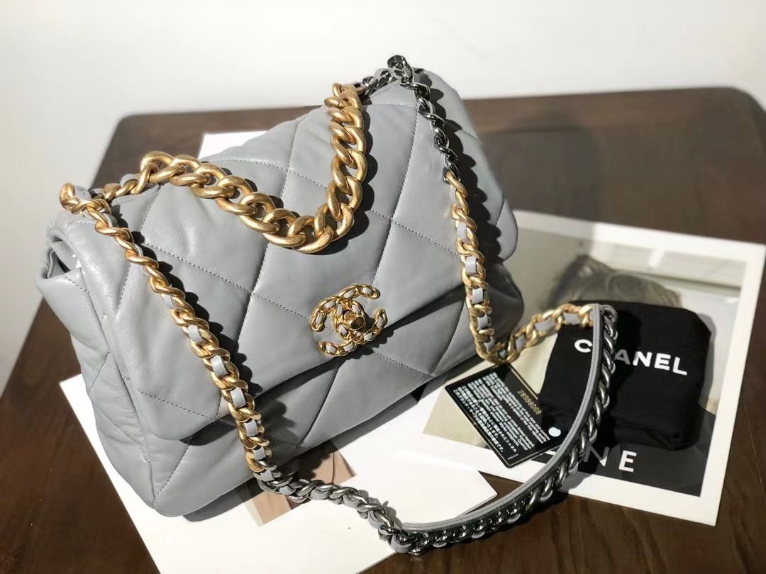 💯chanel 19 bag grey medium - like new, Luxury, Bags & Wallets 