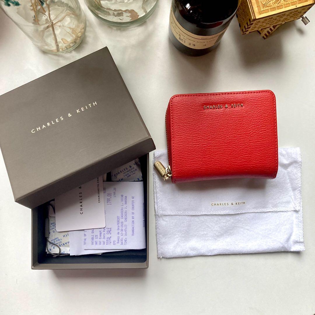 Charles & Keith Red Bi-fold Long Wallet/Dinner Clutch, Women's Fashion,  Bags & Wallets, Purses & Pouches on Carousell