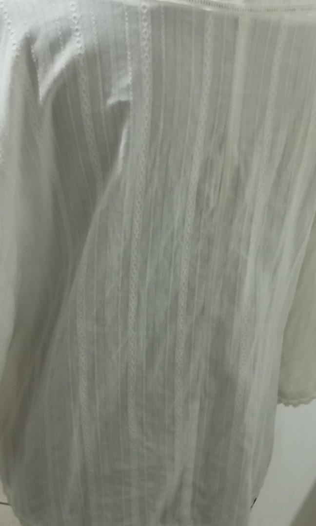 Chic Simple model batwing (Kategori: Atasan) berada di Jakarta Selatan. Dikirim oleh myshop7958 (ID iklan 1153417337, Gambar 3). Deskripsi: putih tulang, minus noda kecil ga terlaku kelihatan, foto terakhir, modwl batwing, pb 50 kurleb.