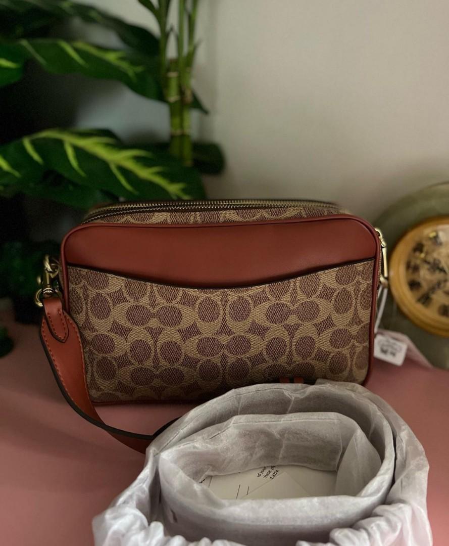 Coach Cassie Camera Bag in Signature Canvas, Women's Fashion, Bags