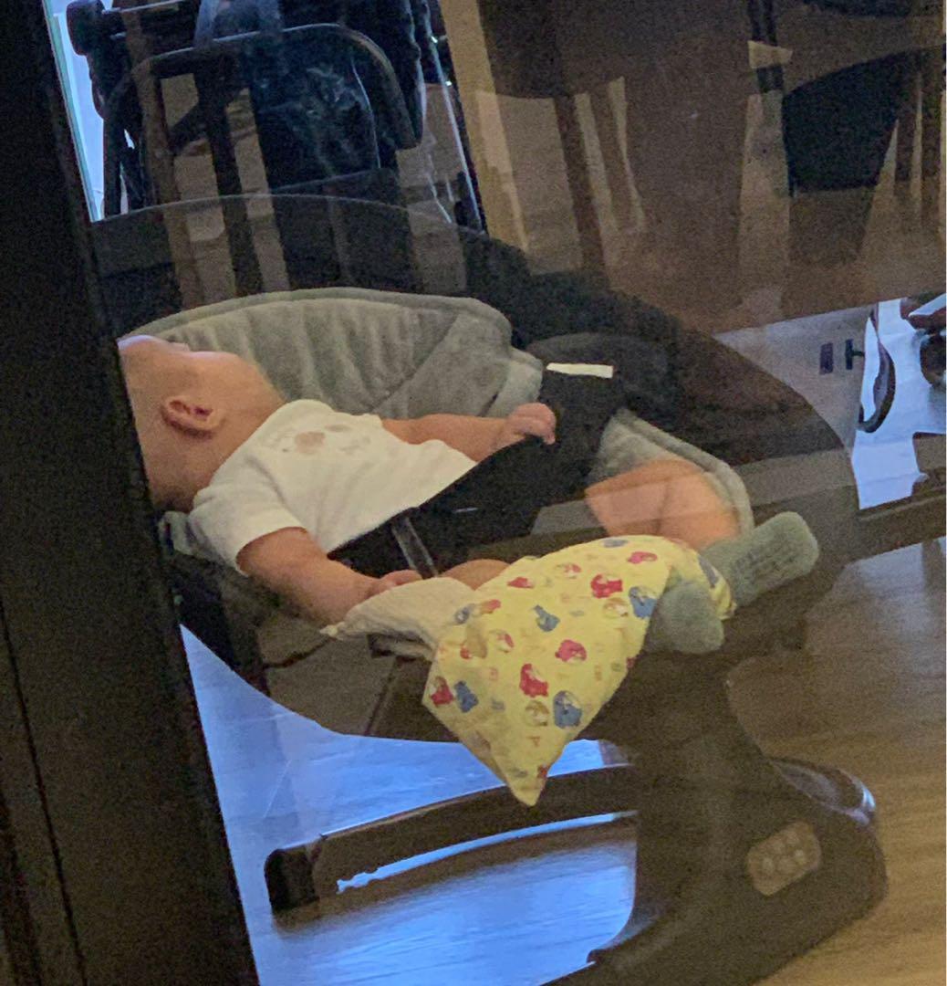 Electric baby rocking chair, Babies & Kids, Baby Nursery & Kids