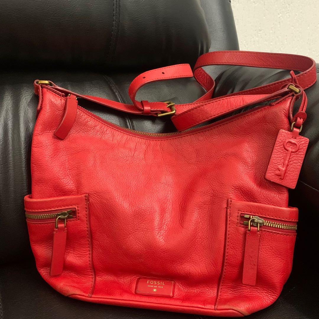 Fossil emerson hobo red Barang Mewah Tas Dompet di Carousell