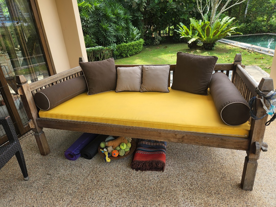 Day bed, Furniture & Home Living, Furniture, Other Home Furniture on