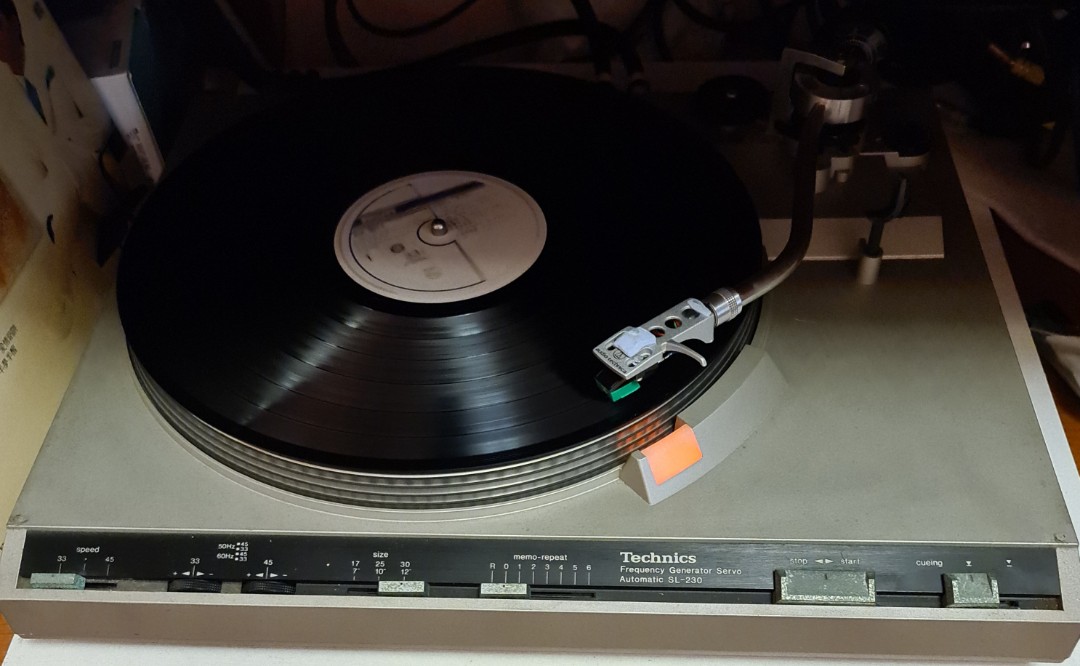 FS Technics SL230 automatic vinyl turntable with Shure V15 cartridge