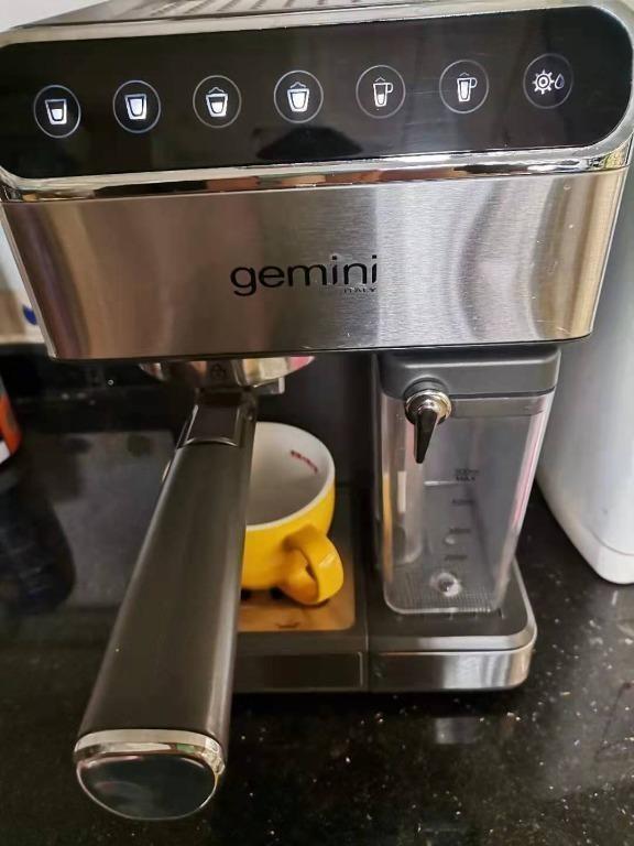 義大利Gemini Coffee maker輕觸式全自動打奶泡咖啡機,一鍵式製作Espresso； Cappuccino或Latte咖啡
