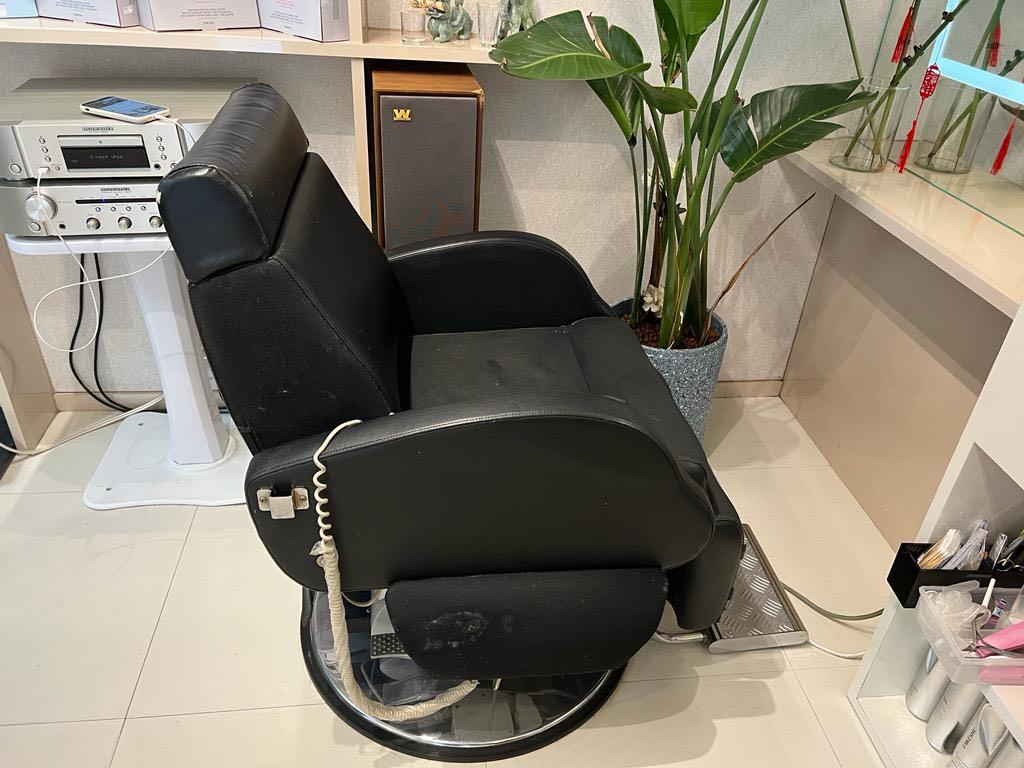 Hair salon (electric) chair, Women's Fashion, Watches & Accessories