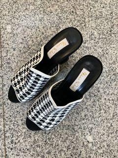Houndstooth Wedges