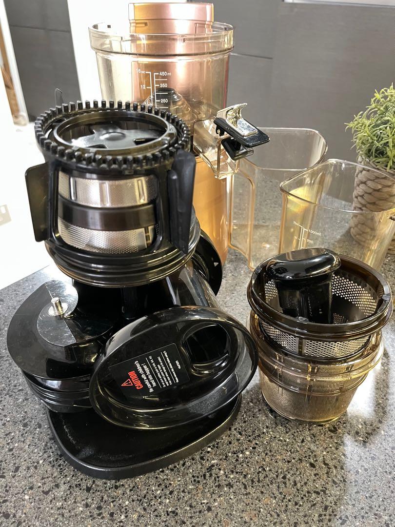 Hurom slow juicer set with instruction manual, TV & Home Appliances