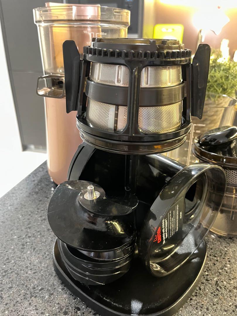 Hurom slow juicer set with instruction manual, TV & Home Appliances