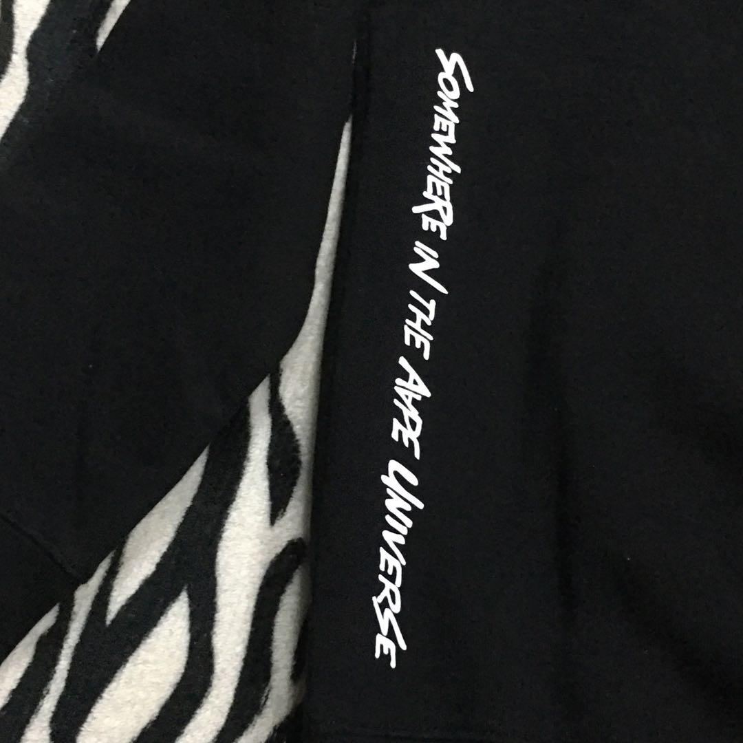 (LEGIT) Aape Universe Sweatshirt (Category: Tshirts & Polo Shirts ) located in Bulacan. Submitted by cache.and.cash (Listing ID 1153394006, Image 3). Description: LOWBALLERS WILL BE IGNORED! Dimension: 21 x 26 L Condition: 9.5/10 Note: AS NEW! with Ape head infront and back print at the back .