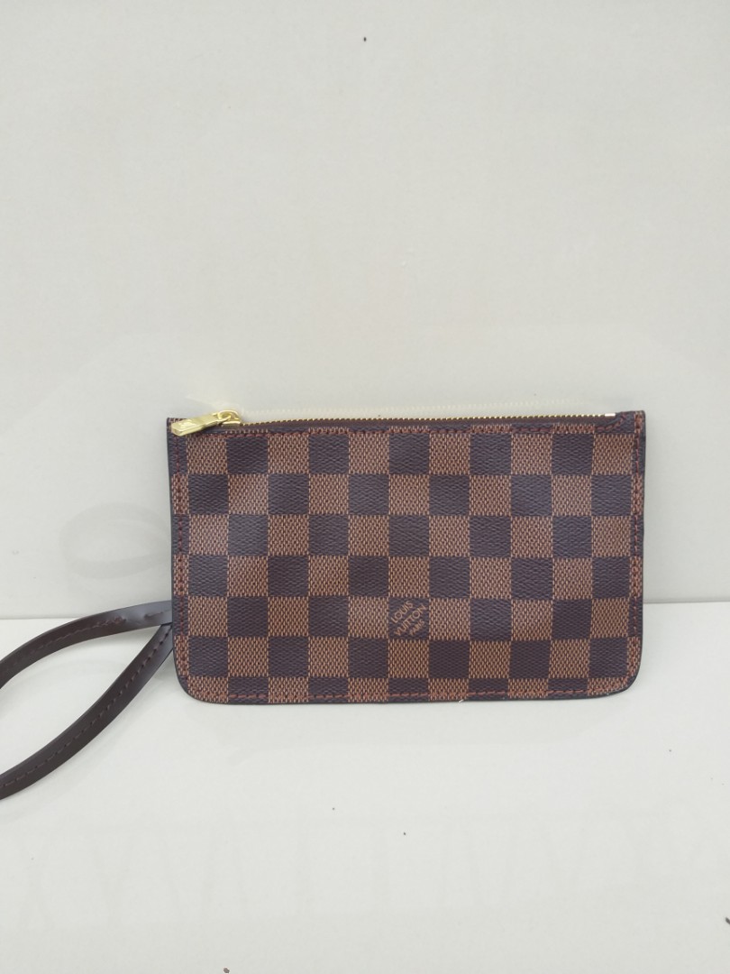 lv small wristlet
