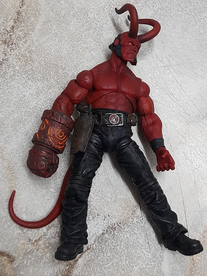 Hellboy store figure mezco