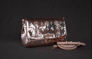 (Category: ) located in . Submitted by WhenasCloset (Listing ID 1153435420, Image 1). Description: .