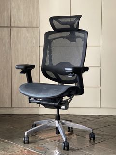 Neue chair on sale headrest