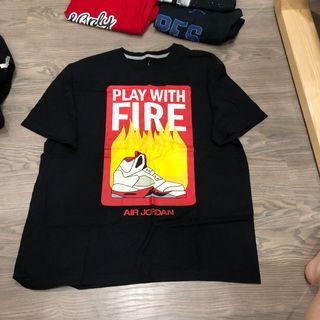 Nike 上衣全新L免運