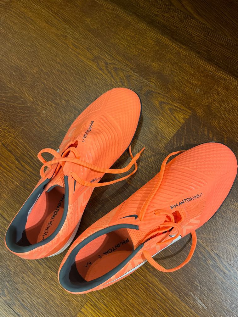 nike street soccer shoes