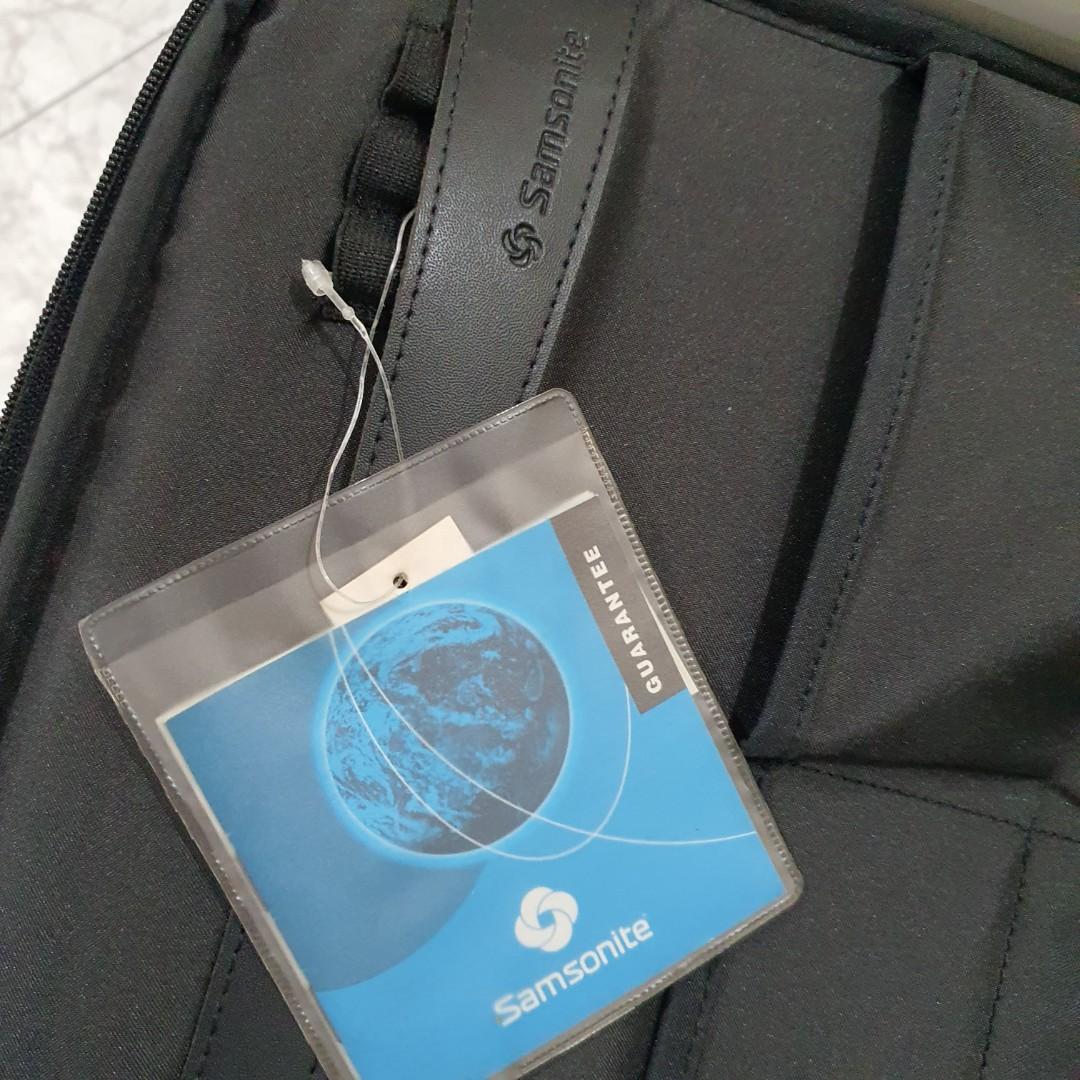 ORIGINAL SAMSONITE LAPTOP BAG (Category: Laptop Bags & Sleeves) located in Valenzuela. Submitted by mluck (Listing ID 1153508504, Image 1). Description: .