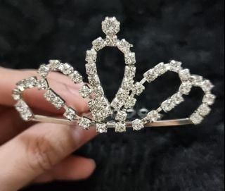 Rhinestone mini tiara hair accessory 🖤