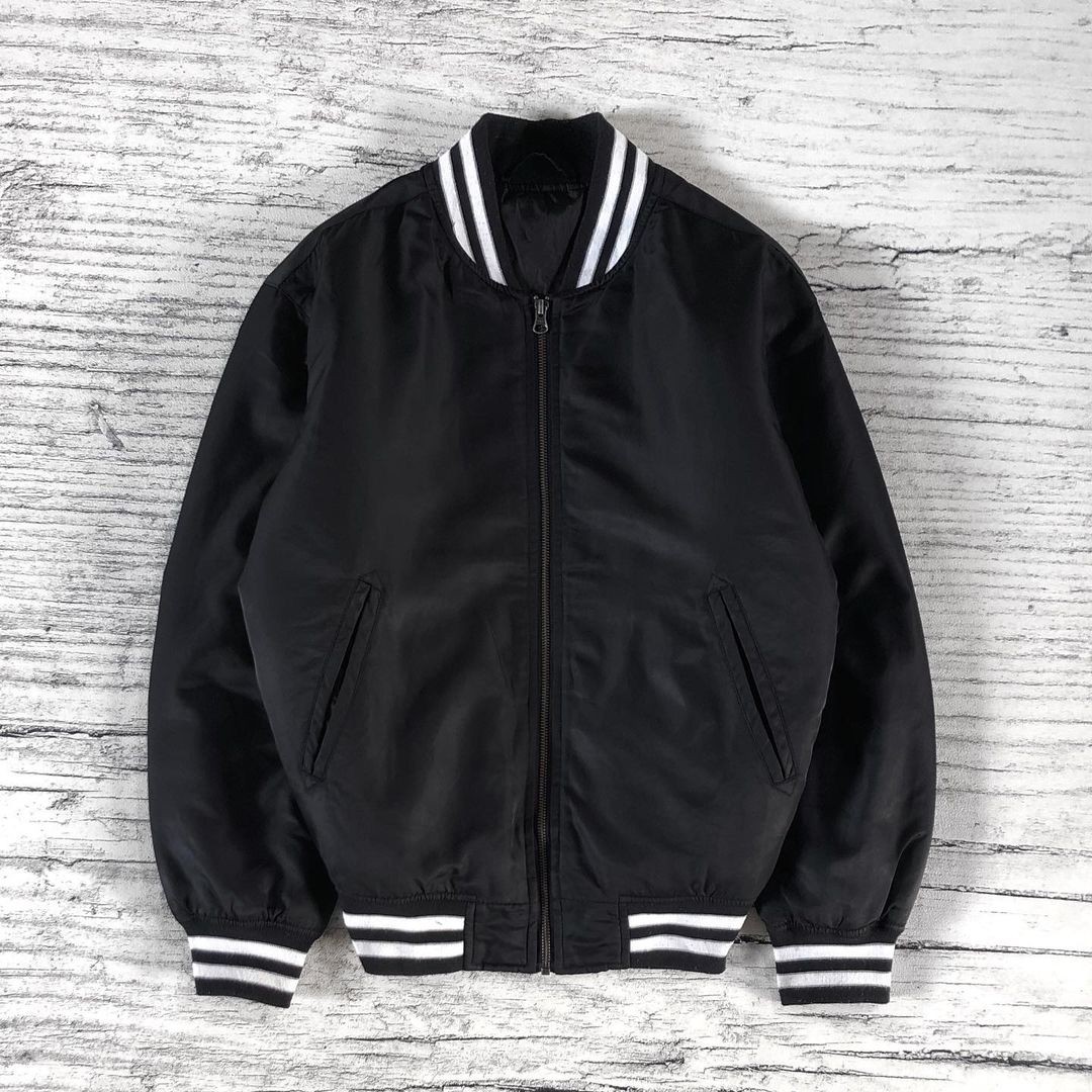 Uniqlo varsity jacket hotsell