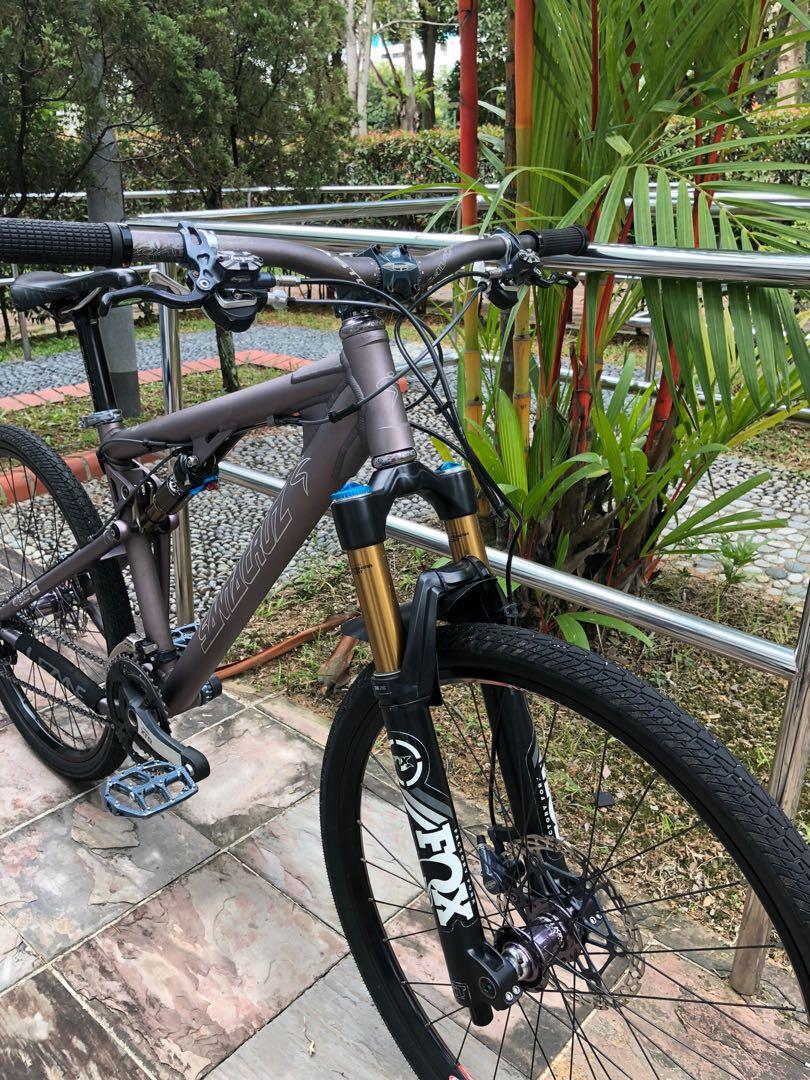 Santa cruz blur on sale 4x