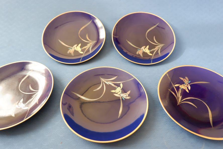 Set of 5 Deep Blue Saucers (Category: Dinnerware & Cutlery) located in Santa Rosa. Submitted by riri.a (Listing ID 1153447785, Image 2). Description: Set of 5 Deep Blue Saucers Like new For use or display Pwede shopee checkout .