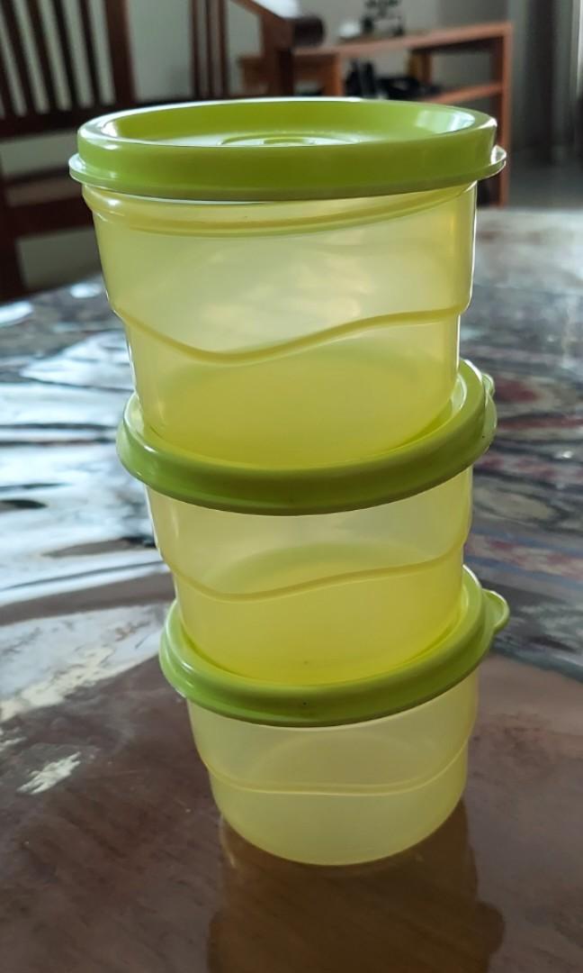 Small container (Category: Food Organisation & Storage) located in Singapore. Submitted by rebeccag (Listing ID 1153476928, Image 1). Description: Can put mailk power, pills and other used..
