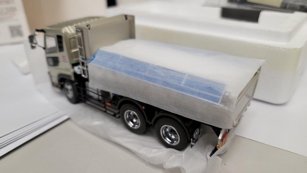 UDトラックス　クオン　1/43 　2セット