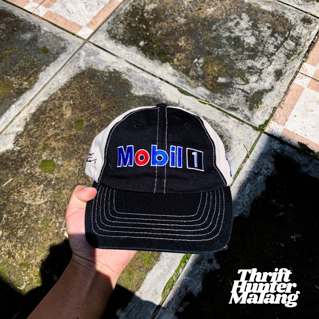 Topi Nascar Mobil 1 Stewart Haas Racing 