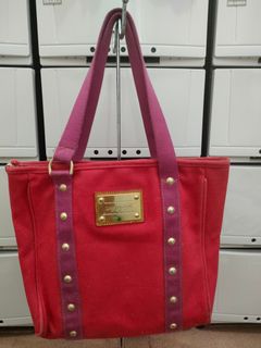 (Category: ) located in . Submitted by LV426Shop (Listing ID 1153443158, Image 1). Description: .