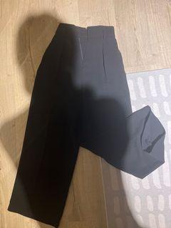 UNI QLO 西裝感寬褲