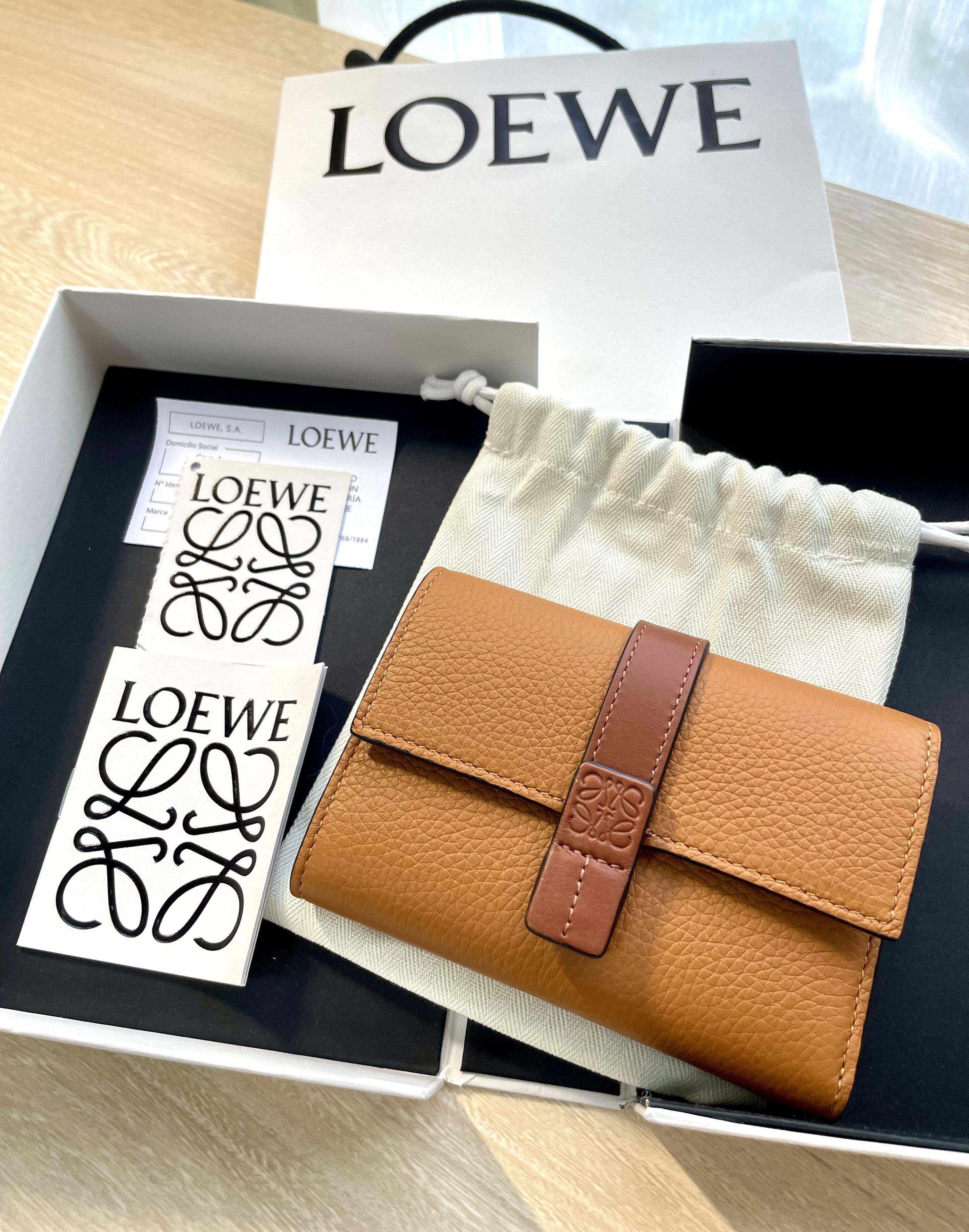 Loewe small deals vertical wallet