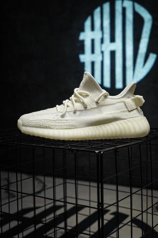 AD Yeezy Bosst 350 V2 Bone 2.0
