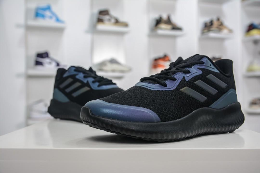 Adidas Tenis Alphacomfy (2021) GZ3402 (Sale), Men's Fashion, Footwear,  Sneakers on Carousell