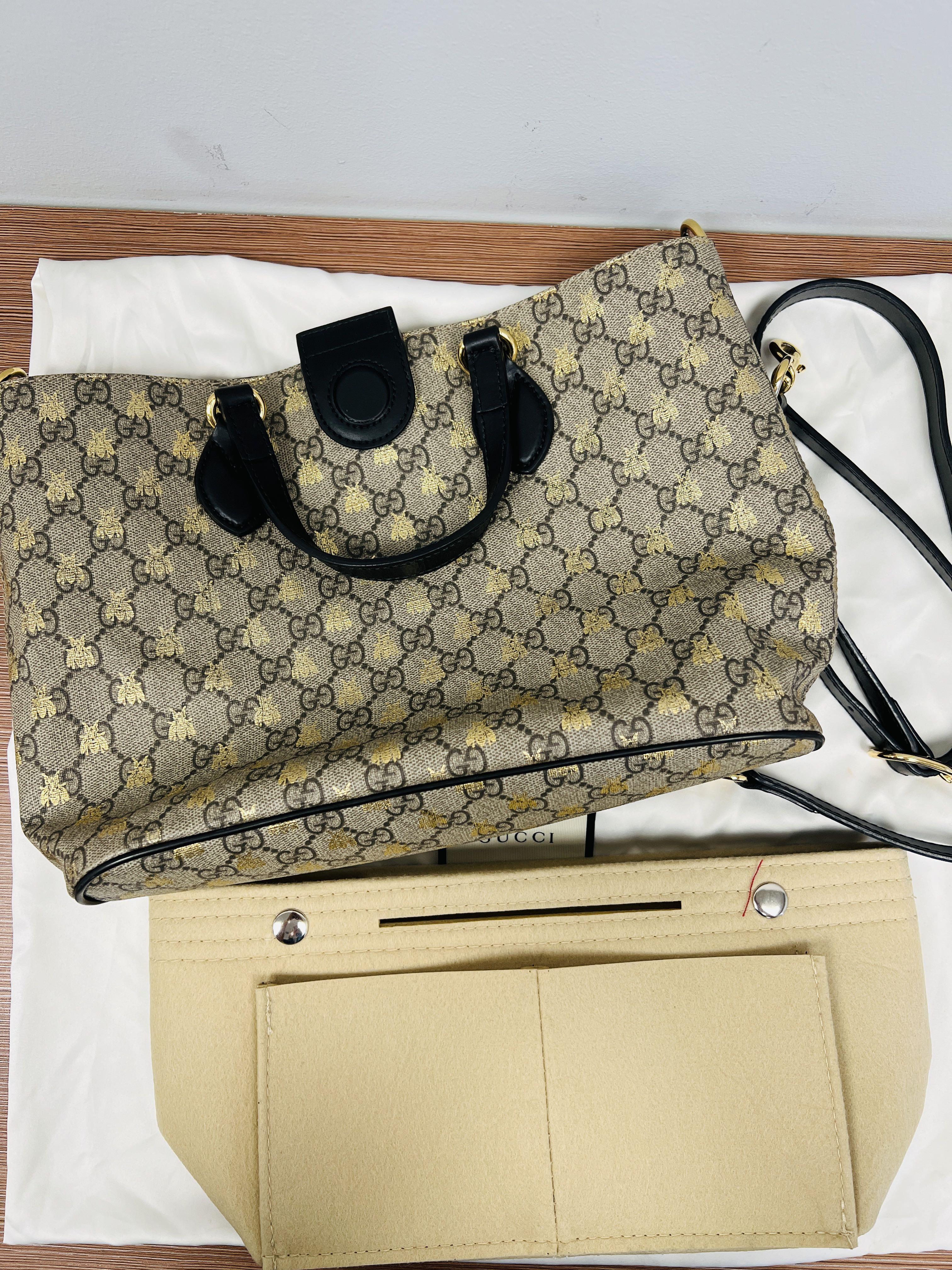 Gucci bestiary gg supreme tote bag hotsell