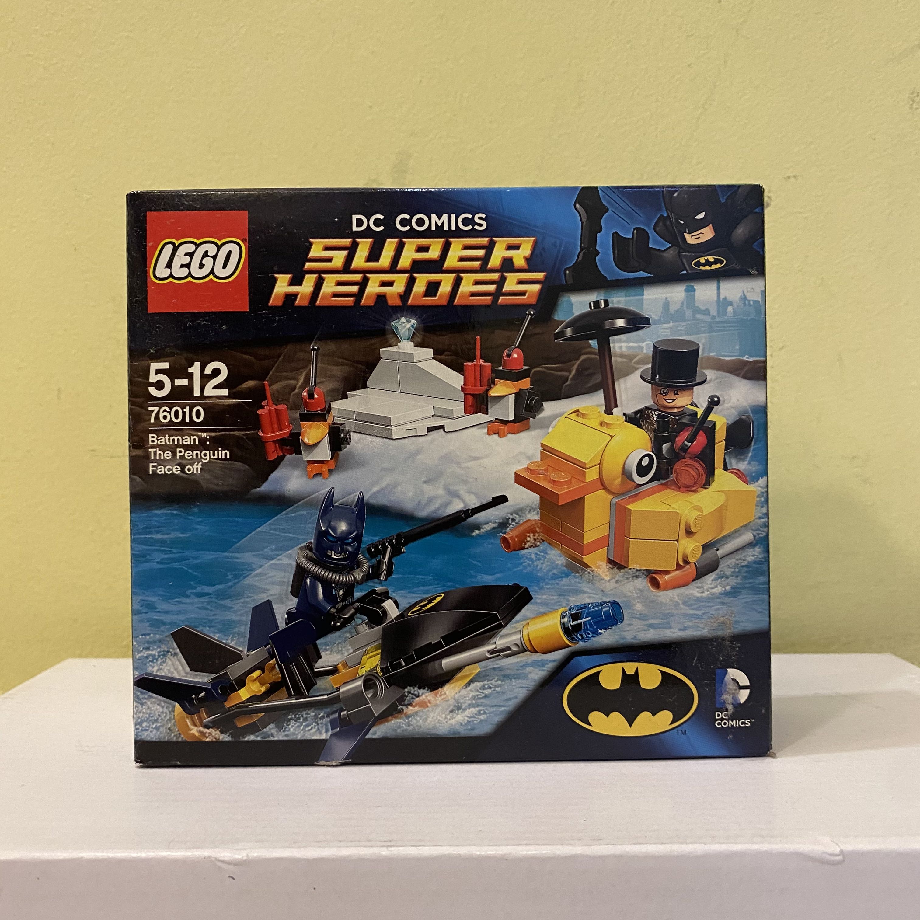  LEGO 76010 Superheroes Batman: The Penguin Face Off : Toys &  Games