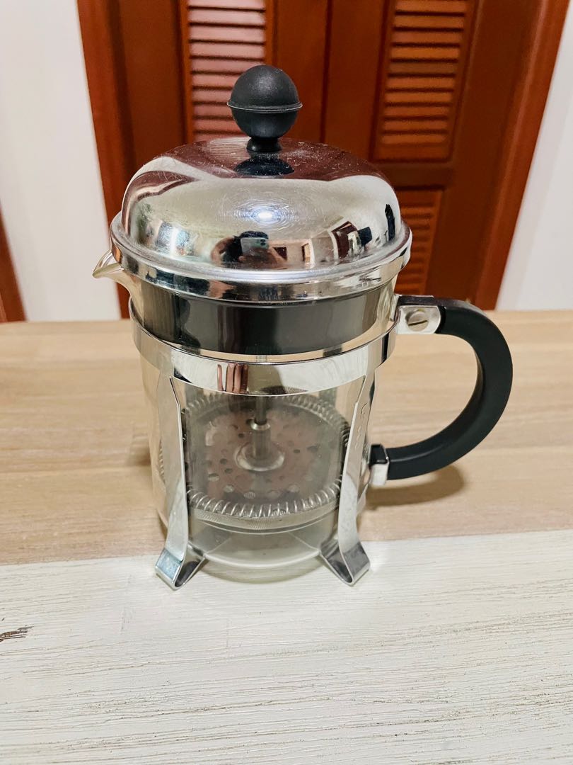 https://media.karousell.com/media/photos/products/2022/4/7/bodum_chambord_french_press_4__1649317302_e205168c.jpg