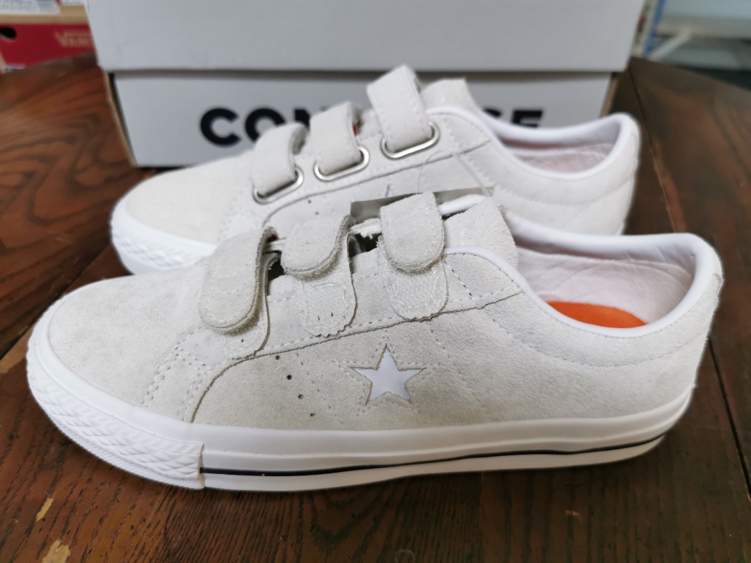 CONVERSE ONE STAR PRO 3V OX WHT 3288 Men s Fashion Footwear