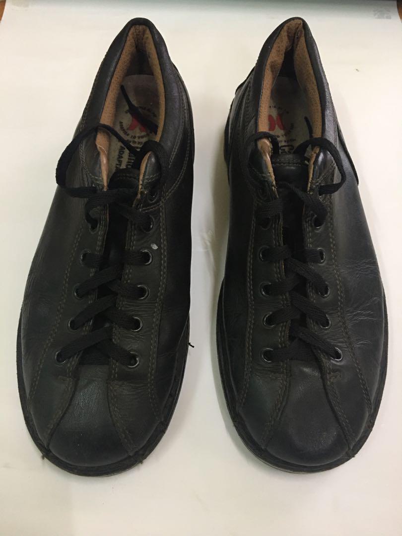Dr Martens 2B55 low cut Men s Fashion Footwear Casual shoes on