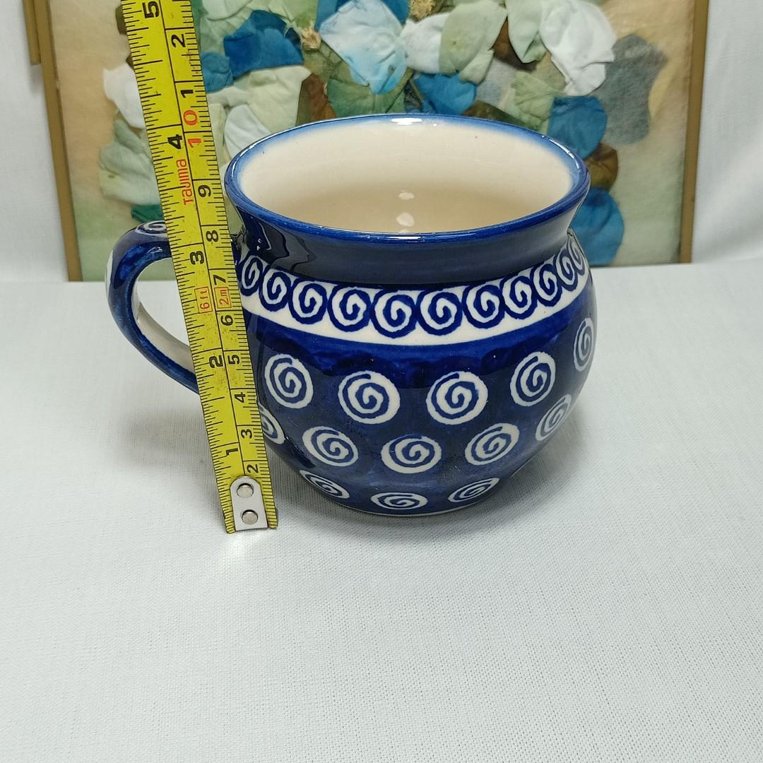 HANDMADE MUG FROM POLAND (Category: Coffee & Tea Tableware) located in Makati City. Submitted by nyxhemera26 (Listing ID 1153742612, Image 3). Description: HANDMADE MUG FROM POLAND • WITH TINY CHIP AS SEEN ON LAST 2 PHOTOS.
