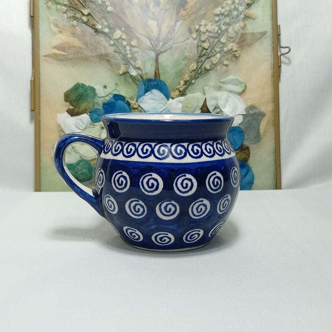 HANDMADE MUG FROM POLAND (Category: Coffee & Tea Tableware) located in Makati City. Submitted by nyxhemera26 (Listing ID 1153742612, Image 2). Description: HANDMADE MUG FROM POLAND • WITH TINY CHIP AS SEEN ON LAST 2 PHOTOS.
