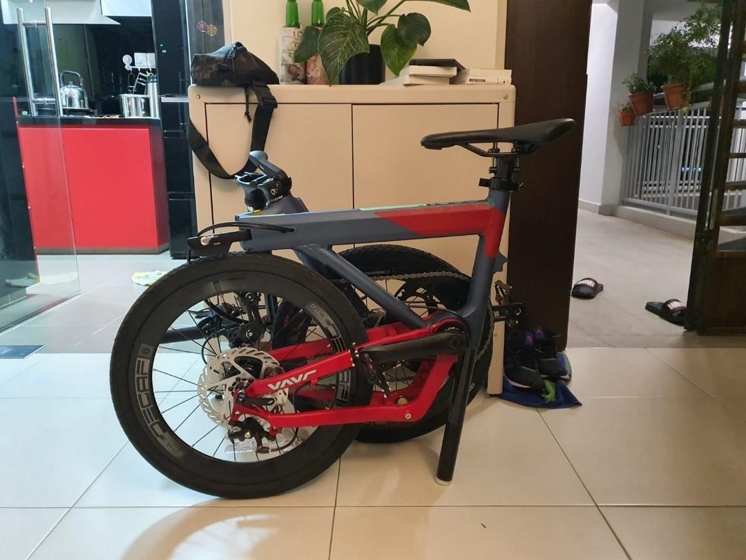 Java neo 2 (Category: Bicycles) located in Singapore. Submitted by carzwerkz.diecast (Listing ID 1153720862, Image 2). Description: light scratches on the side. see photo. fall off wall as bike without bike stand. Specifications : Frame: JAVA Neo 20" Aluminium Alloy Shifters: MicroNew 9 Speed Shifter with Shimano Altus Derailleur. Brakes: Mechanical Disc Brake with Tektro Brake Lever. Crankset: DECAF 52T Chainring with Integrated Chain Guard Squa