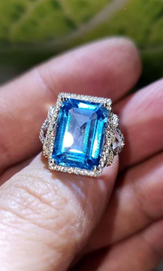 White gold and topaz ring store