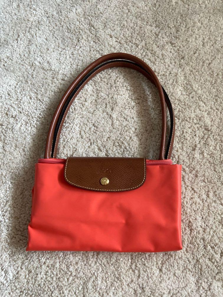 longchamp isetan scotts